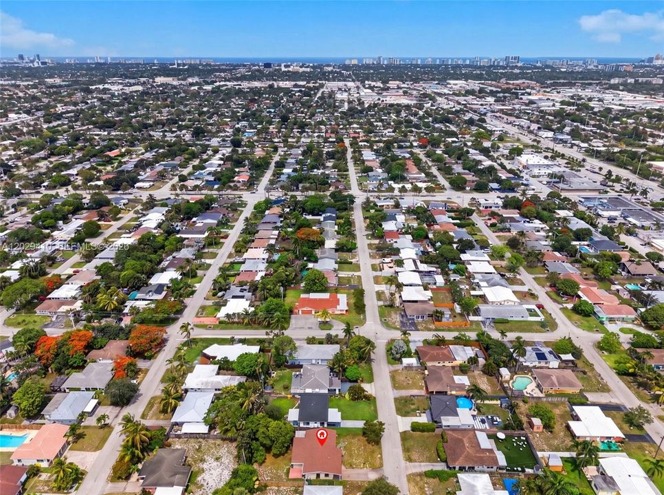 For Sale: $415,000 (2 beds, 1 baths, 1112 Square Feet)