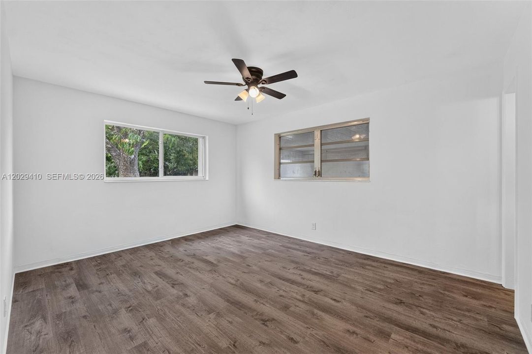 For Sale: $415,000 (2 beds, 1 baths, 1112 Square Feet)