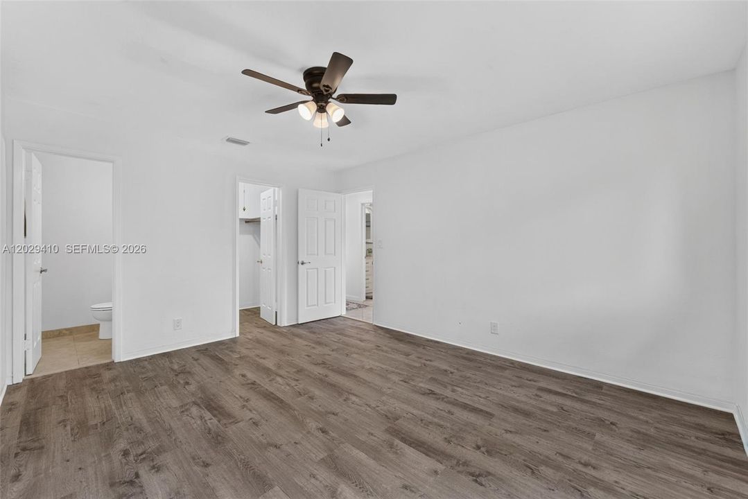 For Sale: $415,000 (2 beds, 1 baths, 1112 Square Feet)