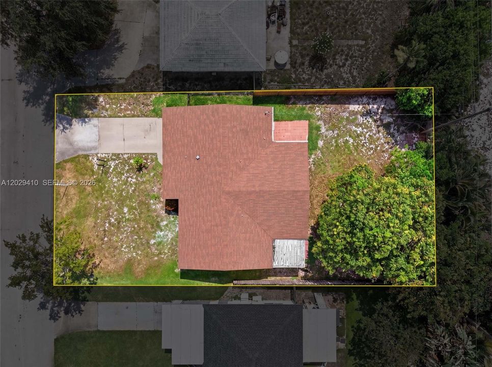 For Sale: $415,000 (2 beds, 1 baths, 1112 Square Feet)