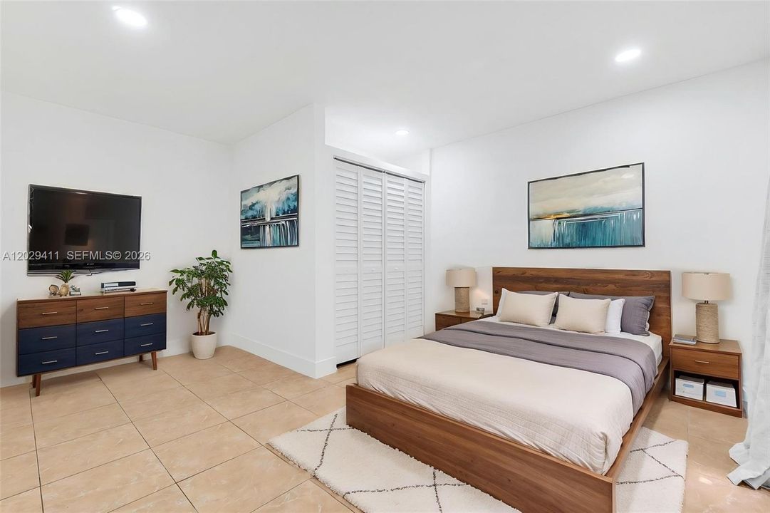 For Rent: $2,900 (3 beds, 1 baths, 1708 Square Feet)