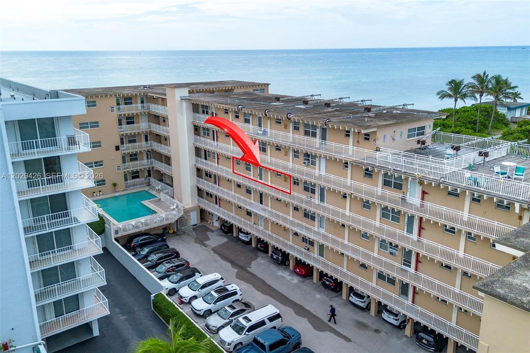 For Sale: $325,000 (1 beds, 1 baths, 798 Square Feet)