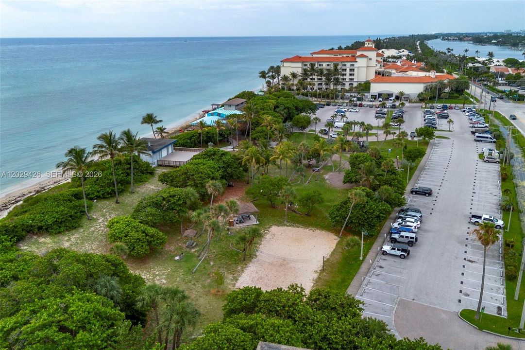 For Sale: $325,000 (1 beds, 1 baths, 798 Square Feet)