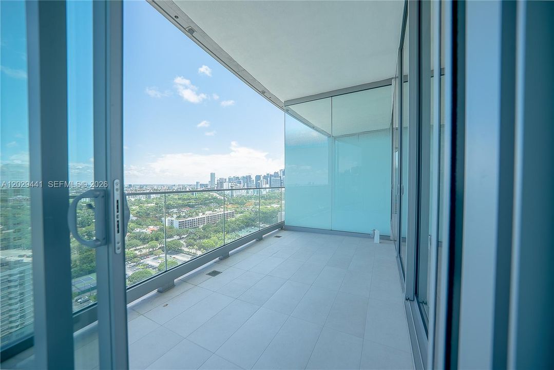 На продажу: $4,300,000 (3 спален, 3 ванн, 1946 Квадратных фут)