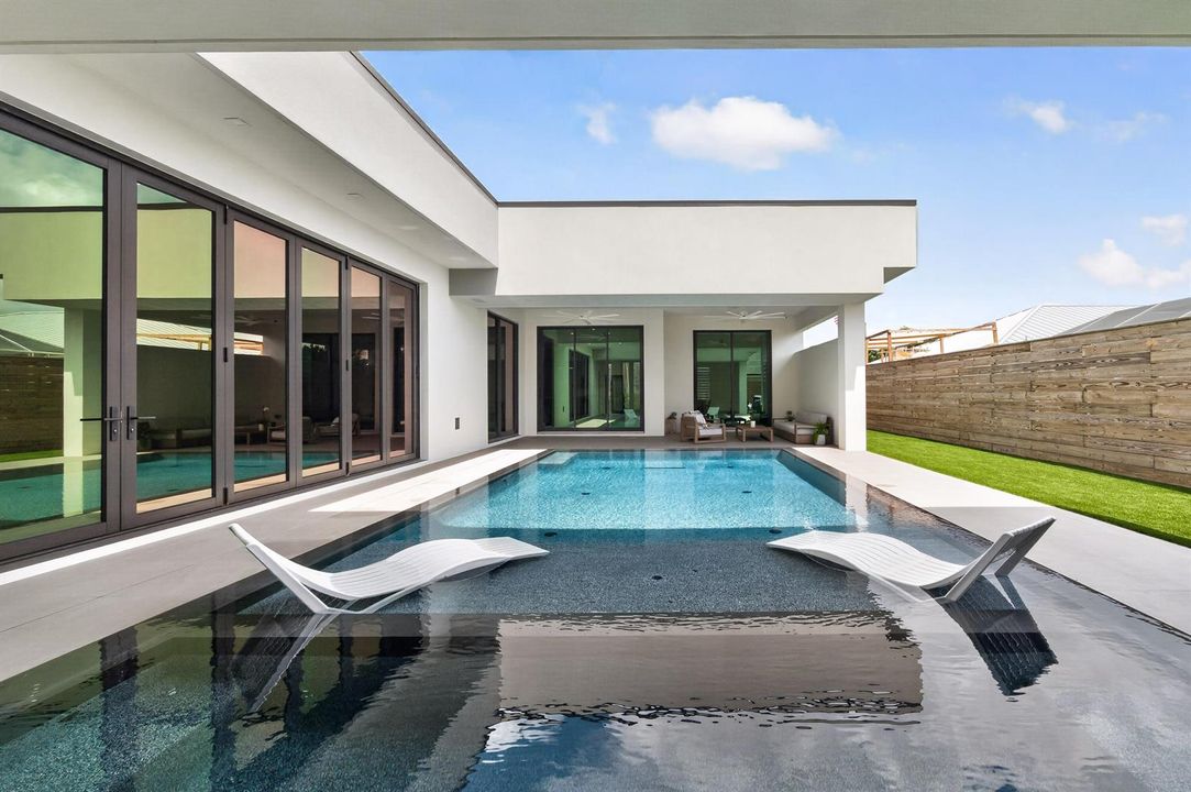 POOL / SPA