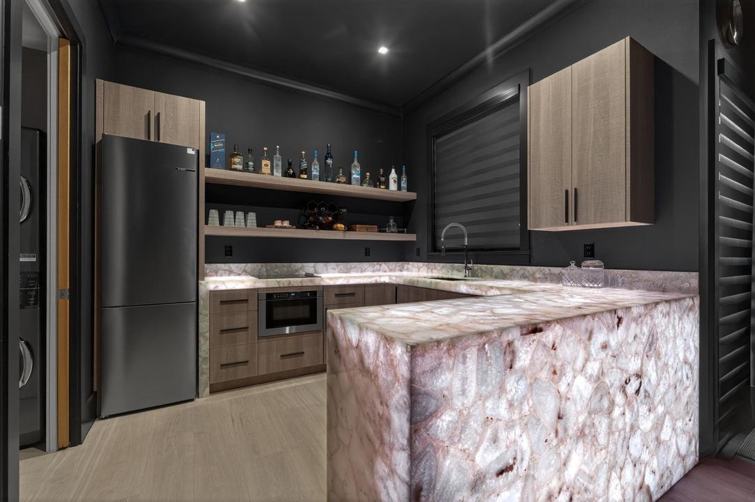 GAMEROOM BAR / KITCHEN