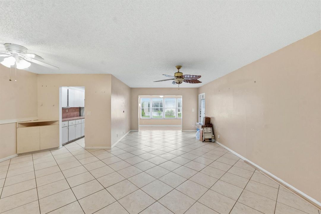 5126 Lakefront Blvd _015