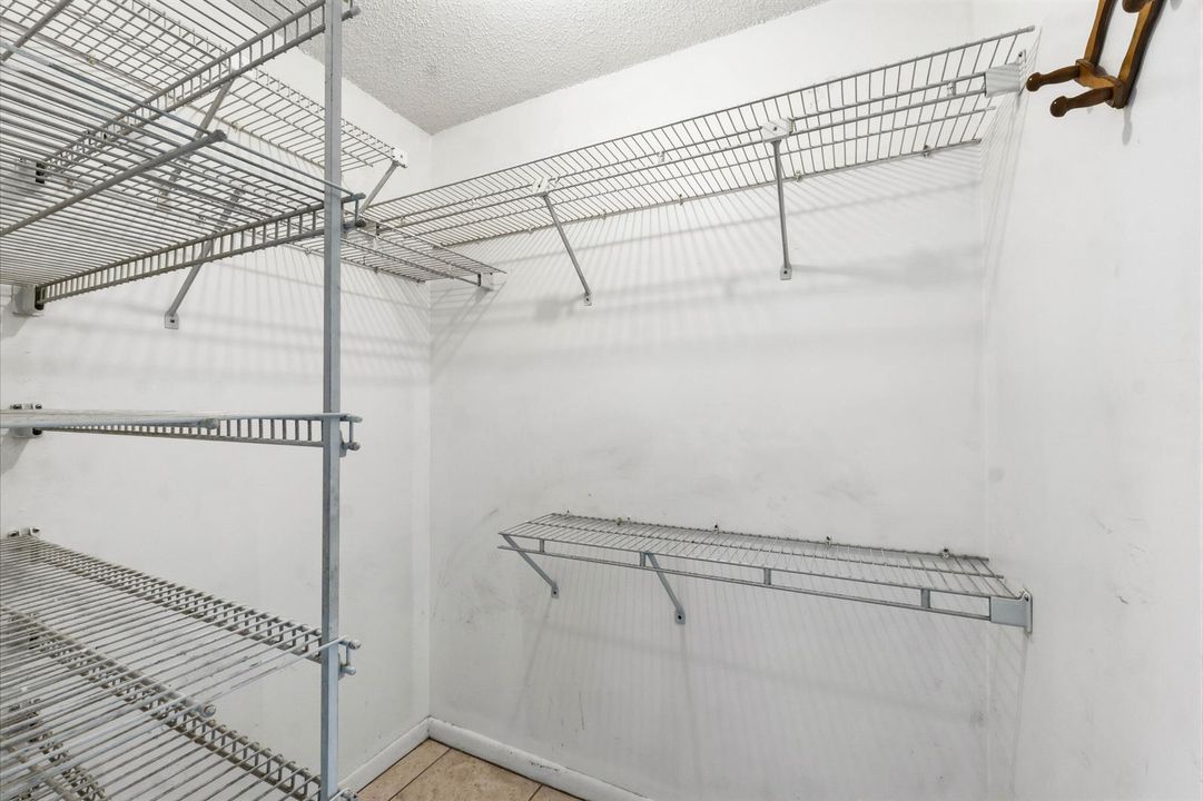 5126 Lakefront Blvd _007