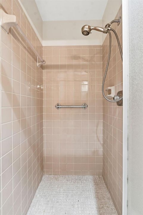 5126 Lakefront Blvd _014