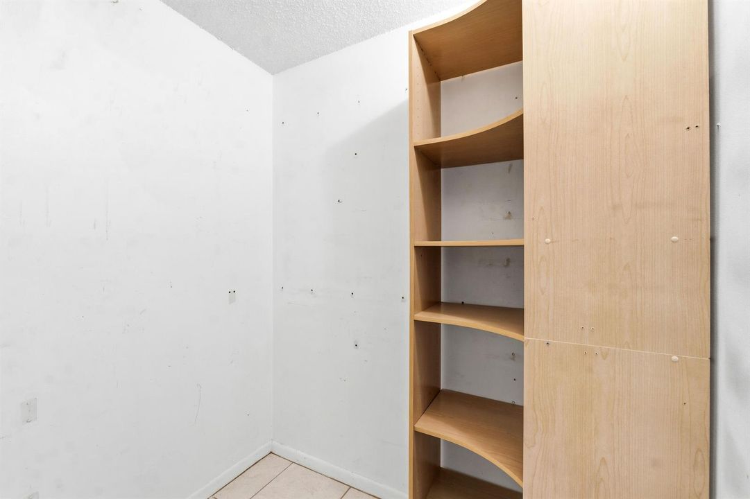 5126 Lakefront Blvd _008