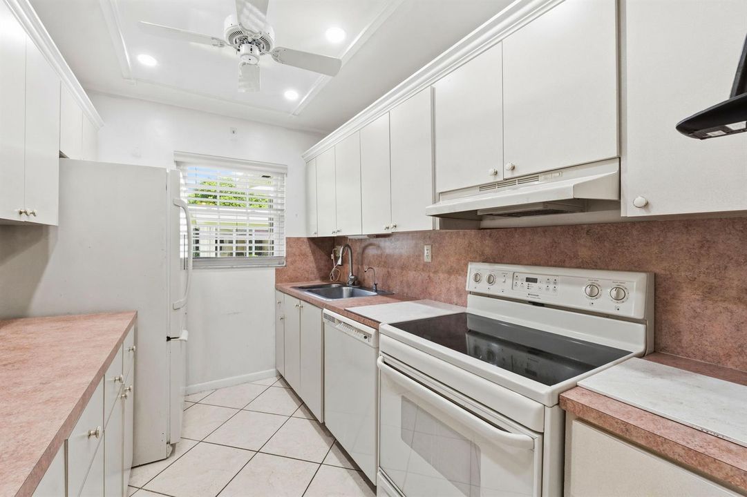 5126 Lakefront Blvd _020