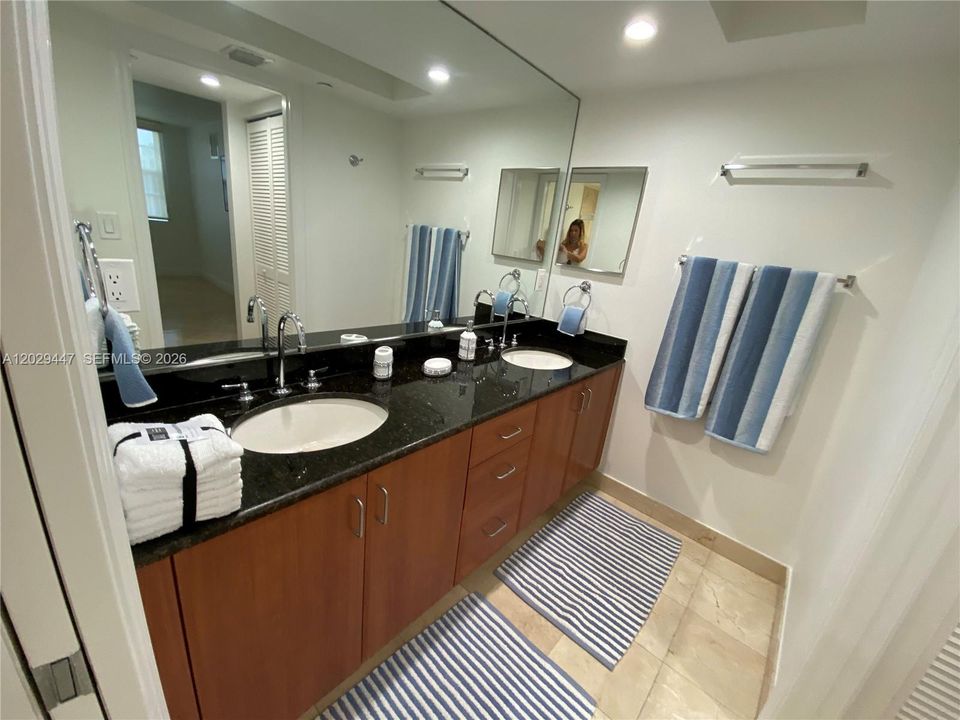 В аренду: $3,100 (1 спален, 1 ванн, 810 Квадратных фут)