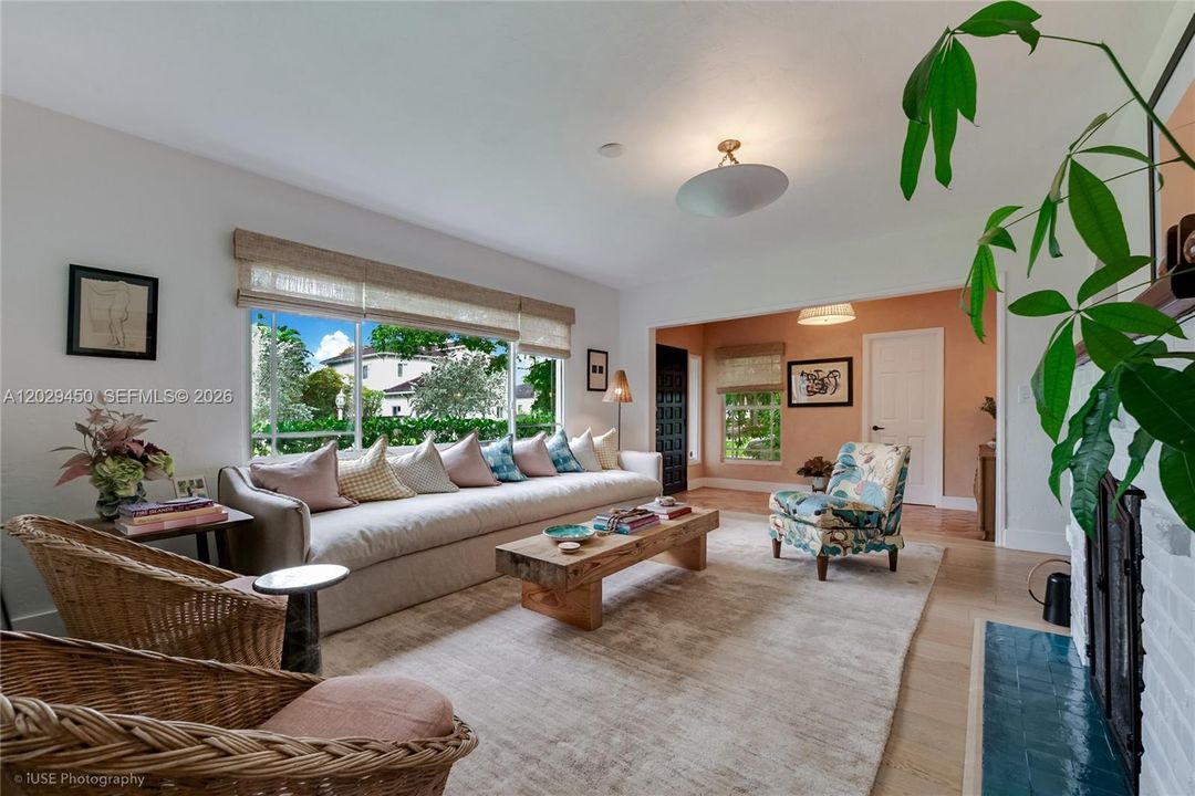 For Sale: $1,275,000 (3 beds, 2 baths, 1783 Square Feet)
