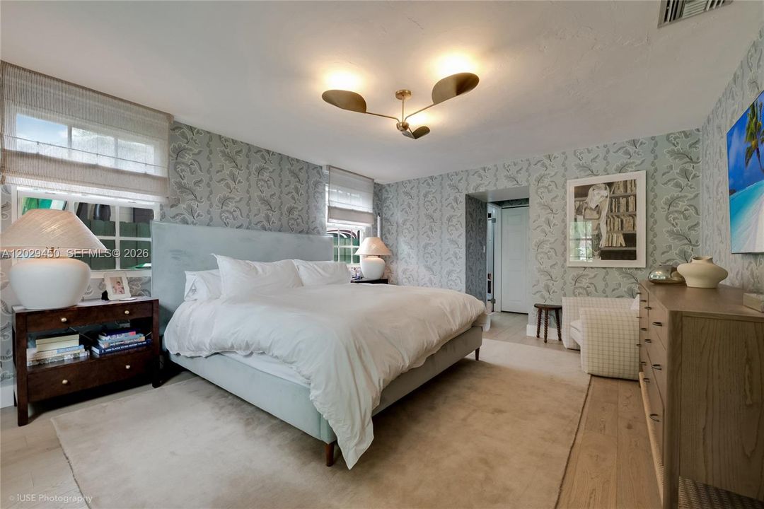 For Sale: $1,275,000 (3 beds, 2 baths, 1783 Square Feet)