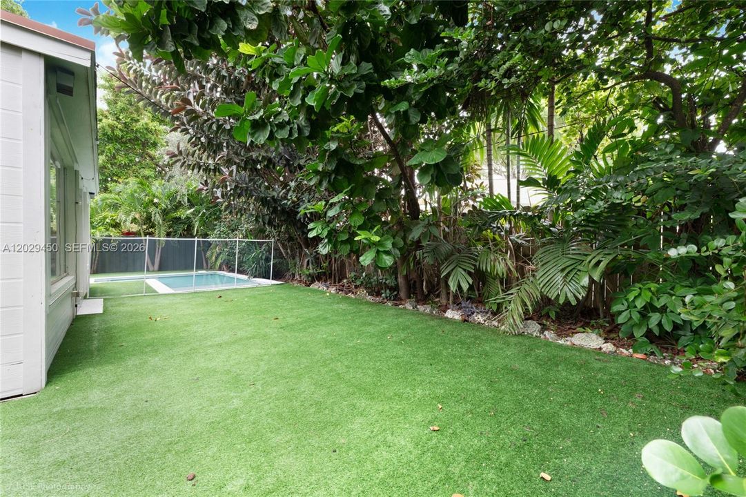 For Sale: $1,275,000 (3 beds, 2 baths, 1783 Square Feet)