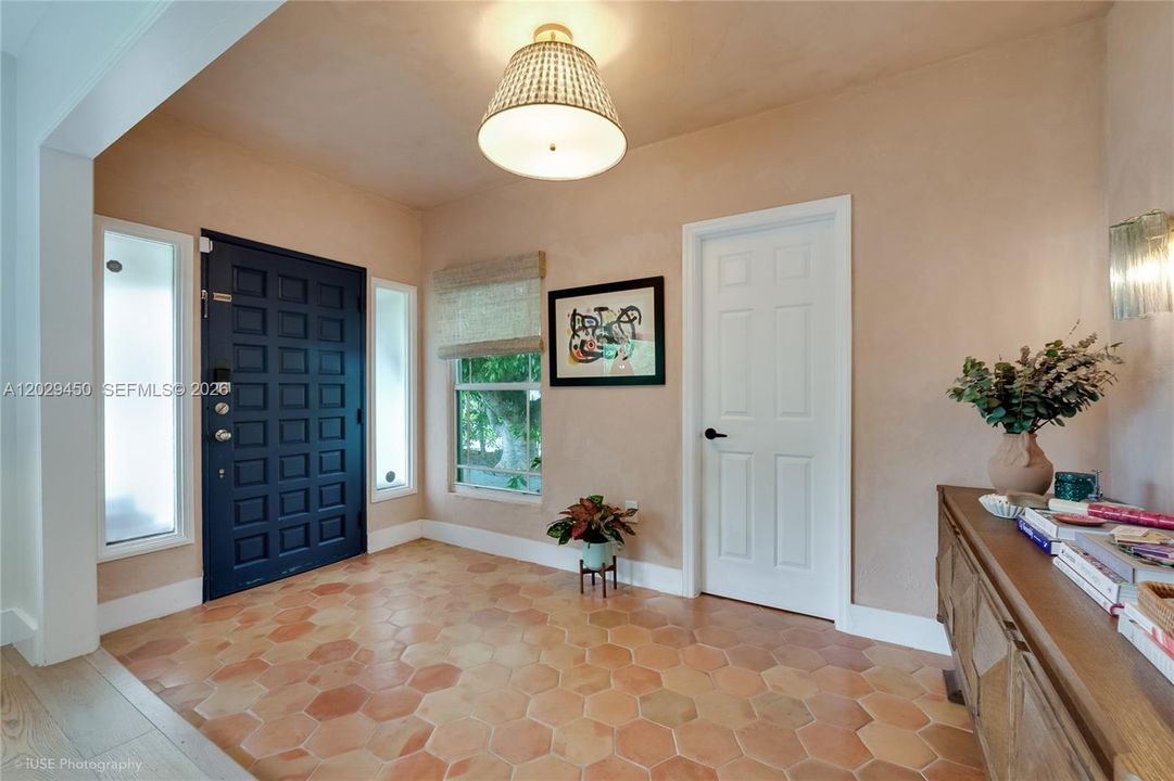 For Sale: $1,275,000 (3 beds, 2 baths, 1783 Square Feet)