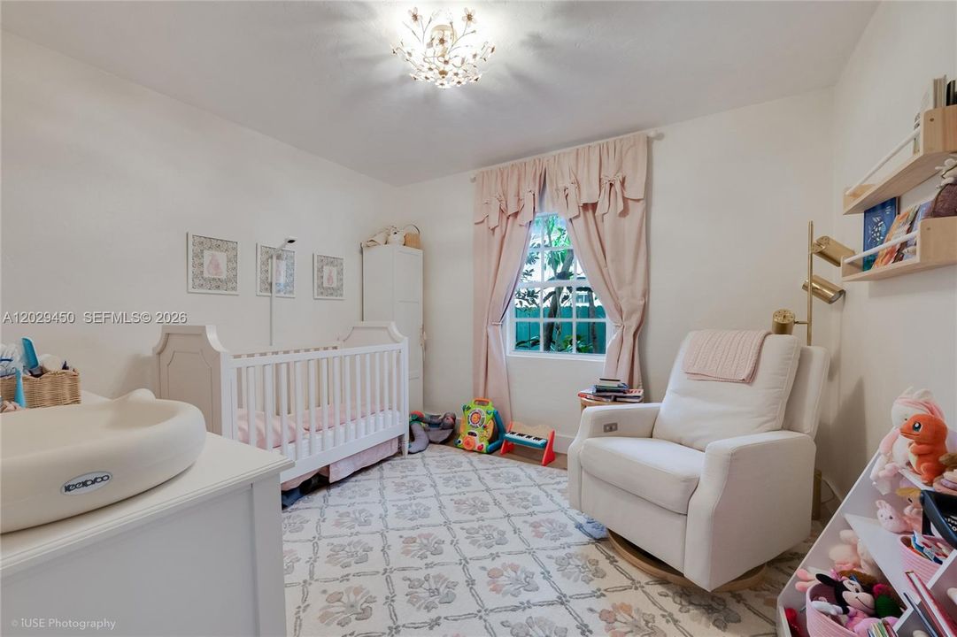 For Sale: $1,275,000 (3 beds, 2 baths, 1783 Square Feet)