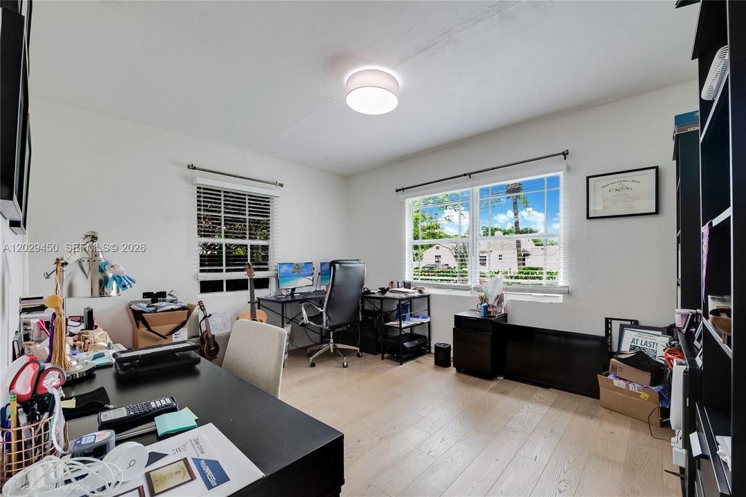 For Sale: $1,275,000 (3 beds, 2 baths, 1783 Square Feet)