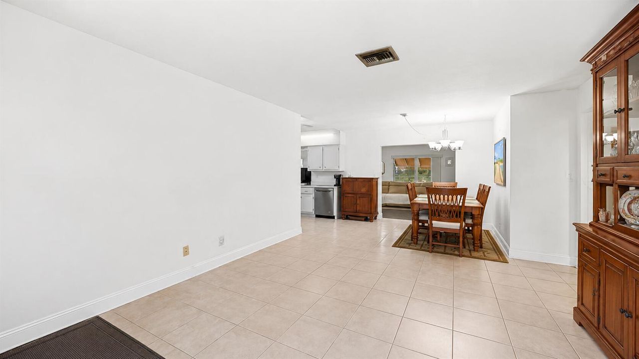 JPEG image-4761-9734-C9-0