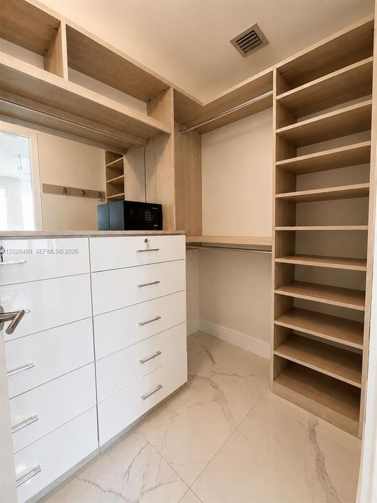 En Renta: $9,500 (3 camas, 3 baños, 1868 Pies cuadrados)