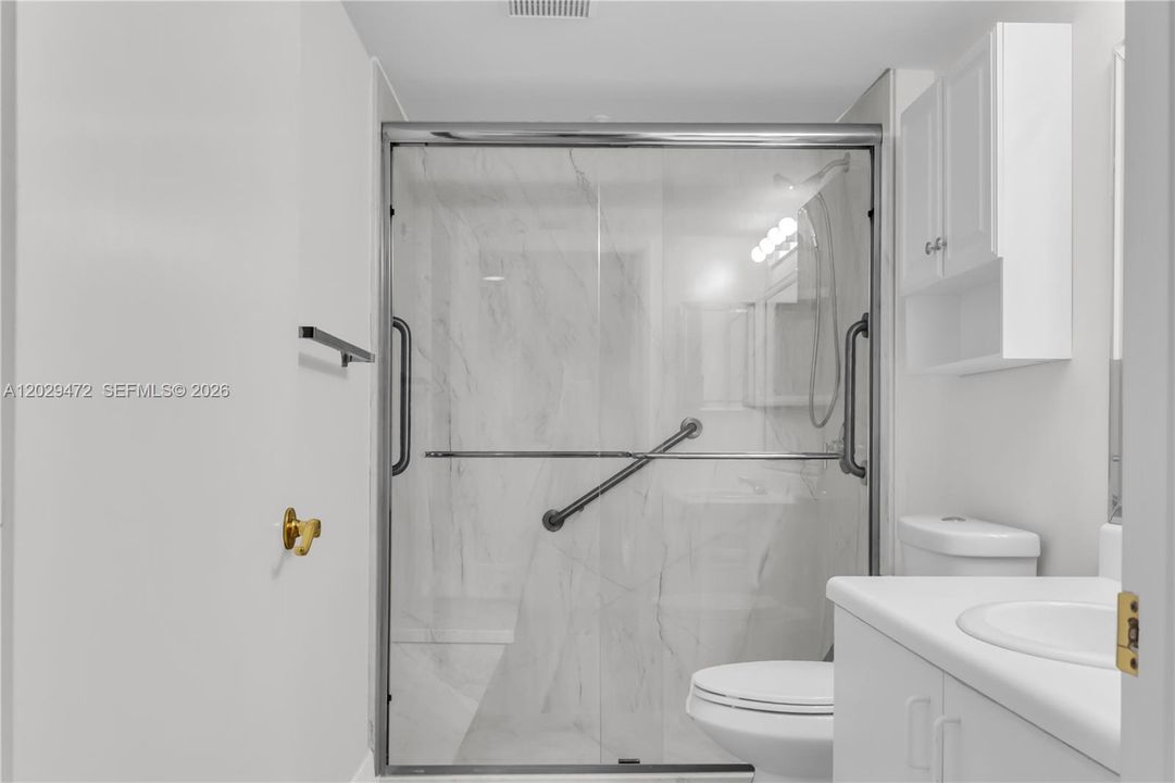 Под контрактом: $245,000 (2 спален, 2 ванн, 1207 Квадратных фут)