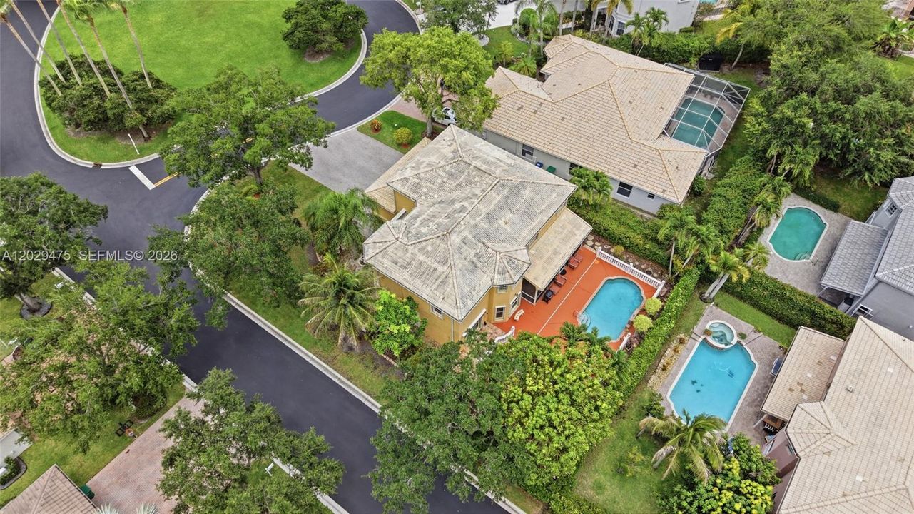 For Sale: $899,000 (5 beds, 3 baths, 3070 Square Feet)