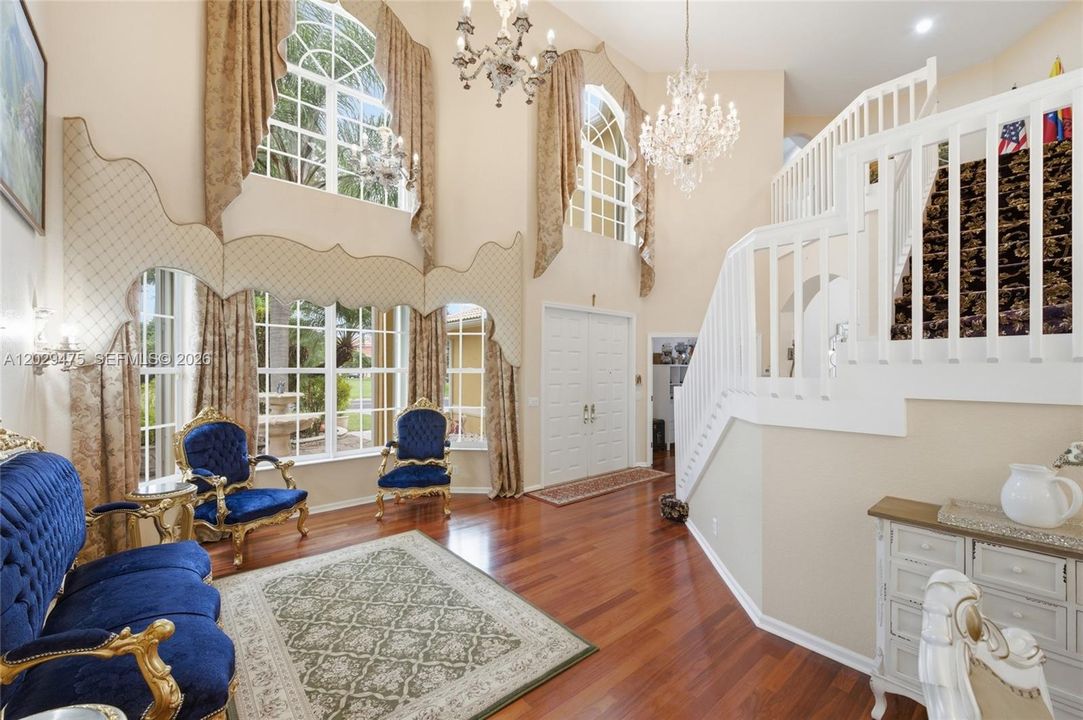 For Sale: $899,000 (5 beds, 3 baths, 3070 Square Feet)