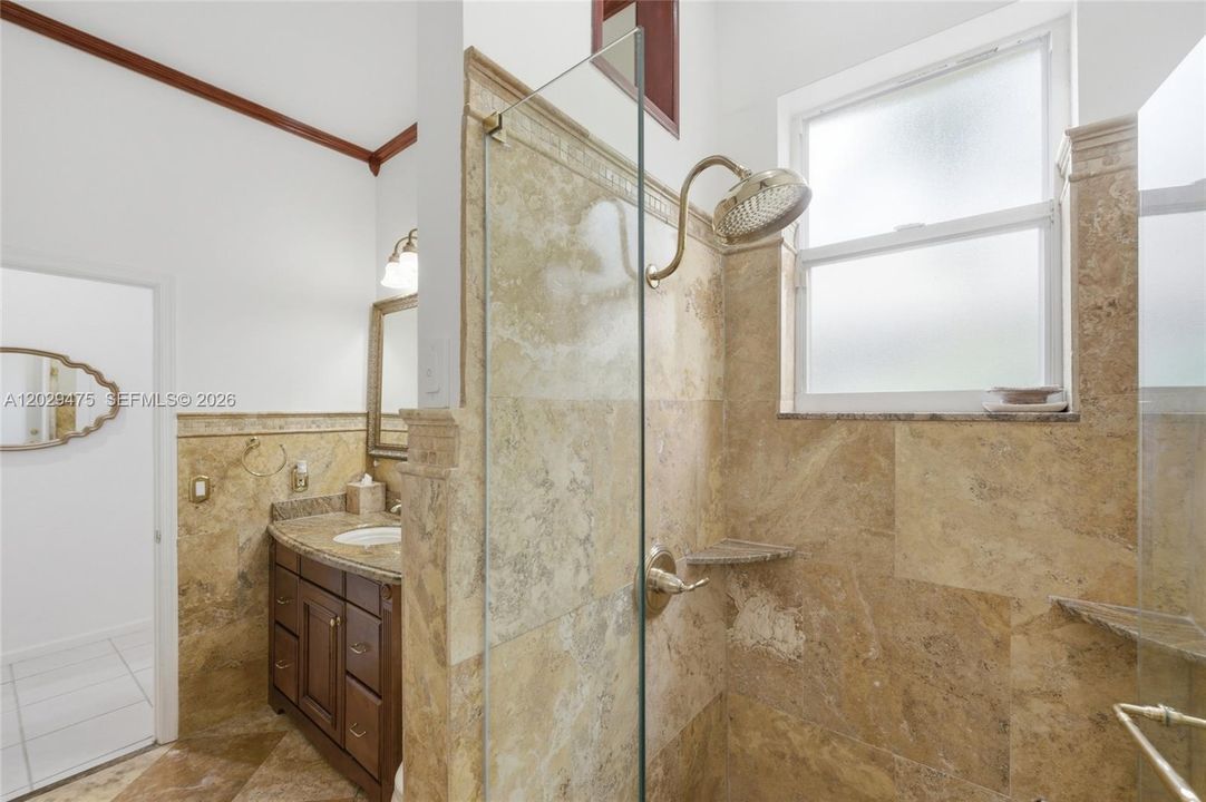 For Sale: $899,000 (5 beds, 3 baths, 3070 Square Feet)