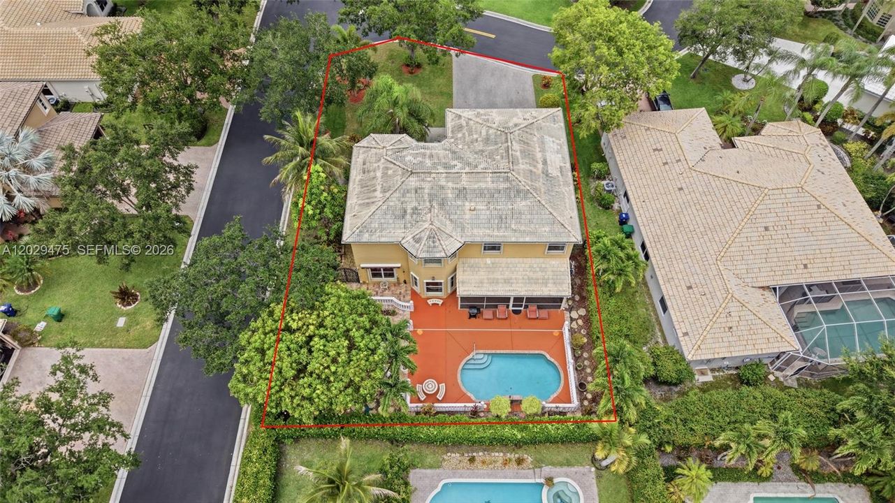 For Sale: $899,000 (5 beds, 3 baths, 3070 Square Feet)
