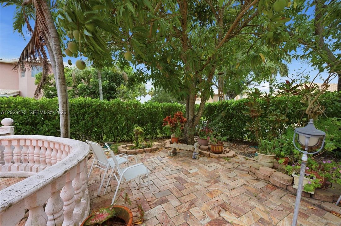 For Sale: $899,000 (5 beds, 3 baths, 3070 Square Feet)