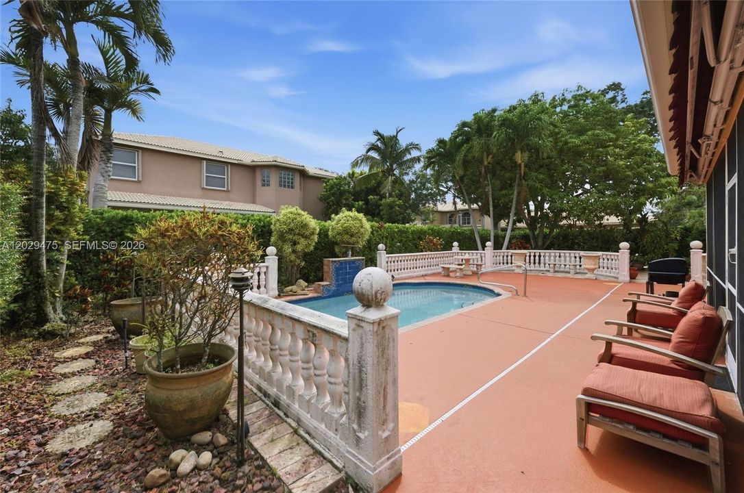 For Sale: $899,000 (5 beds, 3 baths, 3070 Square Feet)