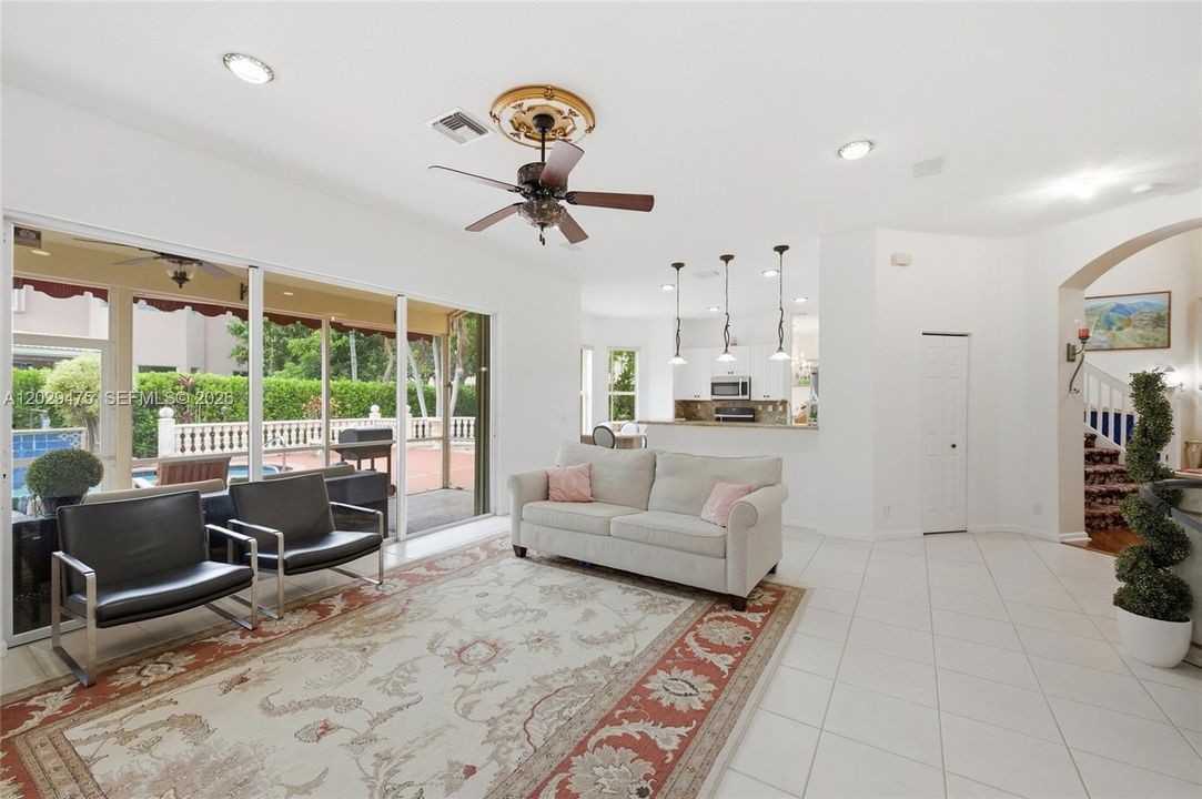 For Sale: $899,000 (5 beds, 3 baths, 3070 Square Feet)