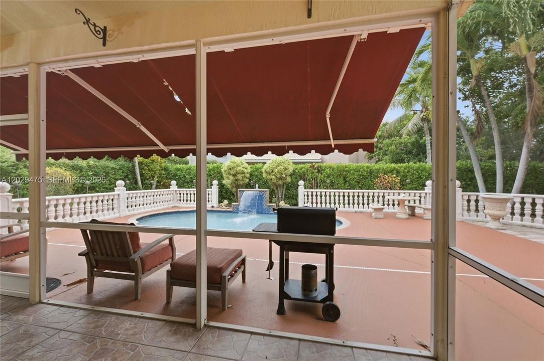 For Sale: $899,000 (5 beds, 3 baths, 3070 Square Feet)