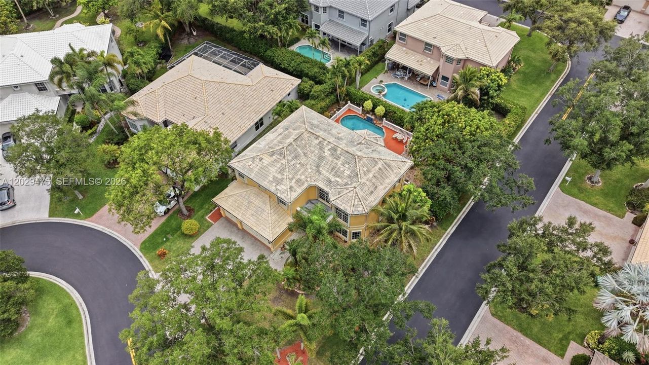 For Sale: $899,000 (5 beds, 3 baths, 3070 Square Feet)