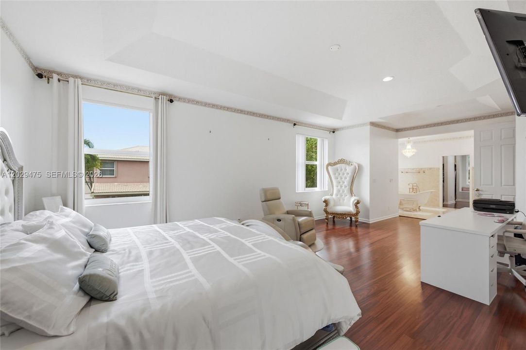 For Sale: $899,000 (5 beds, 3 baths, 3070 Square Feet)