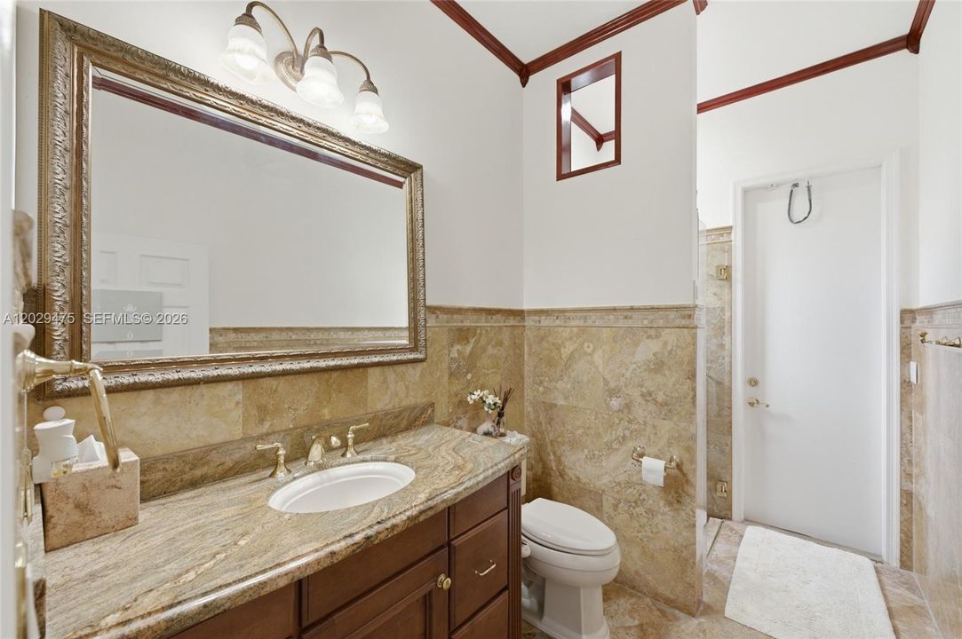 For Sale: $899,000 (5 beds, 3 baths, 3070 Square Feet)