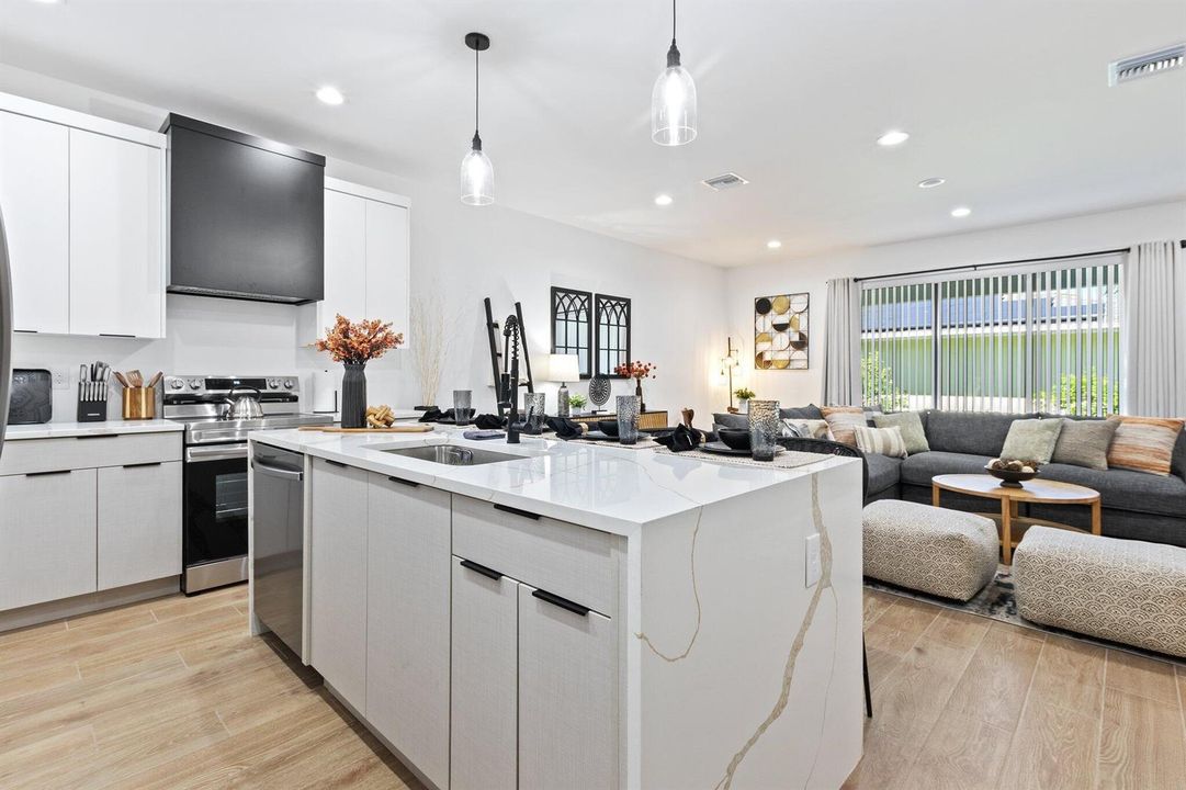 5-web-or-mls-601-sw-3rd-st