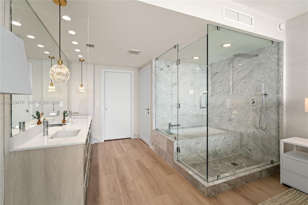 For Rent: $16,500 (3 beds, 3 baths, 1634 Square Feet)