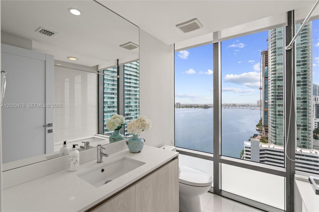 For Rent: $16,500 (3 beds, 3 baths, 1634 Square Feet)