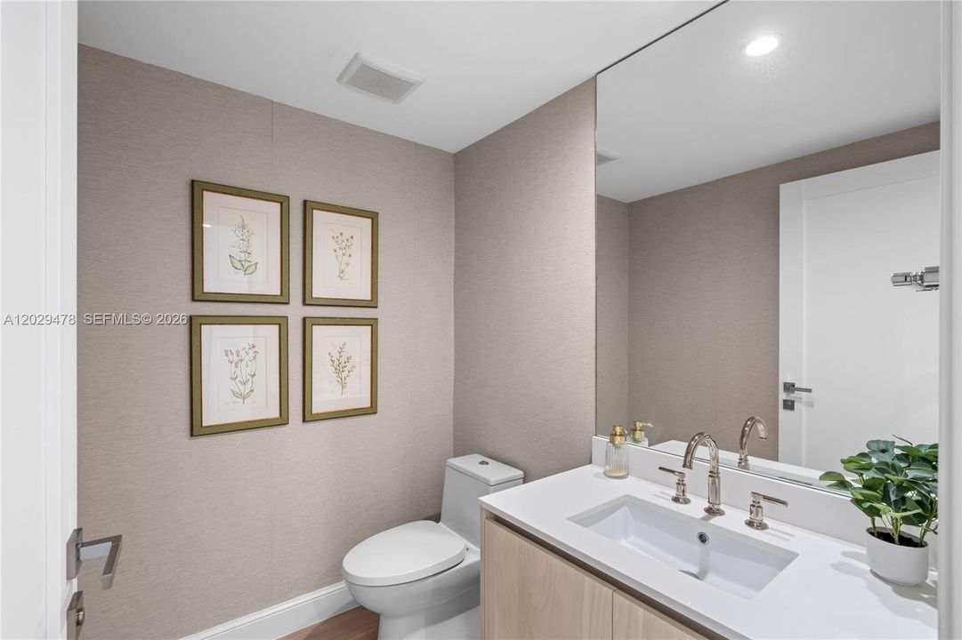 For Rent: $16,500 (3 beds, 3 baths, 1634 Square Feet)