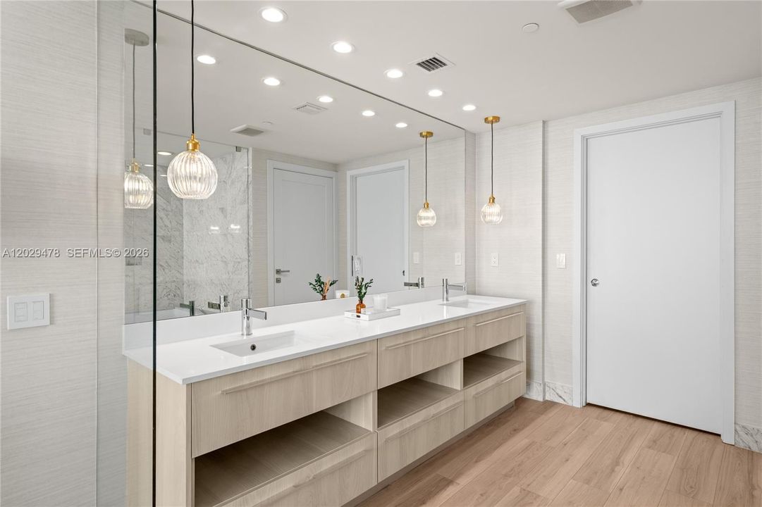 For Rent: $16,500 (3 beds, 3 baths, 1634 Square Feet)