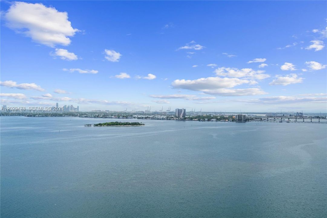 For Rent: $16,500 (3 beds, 3 baths, 1634 Square Feet)