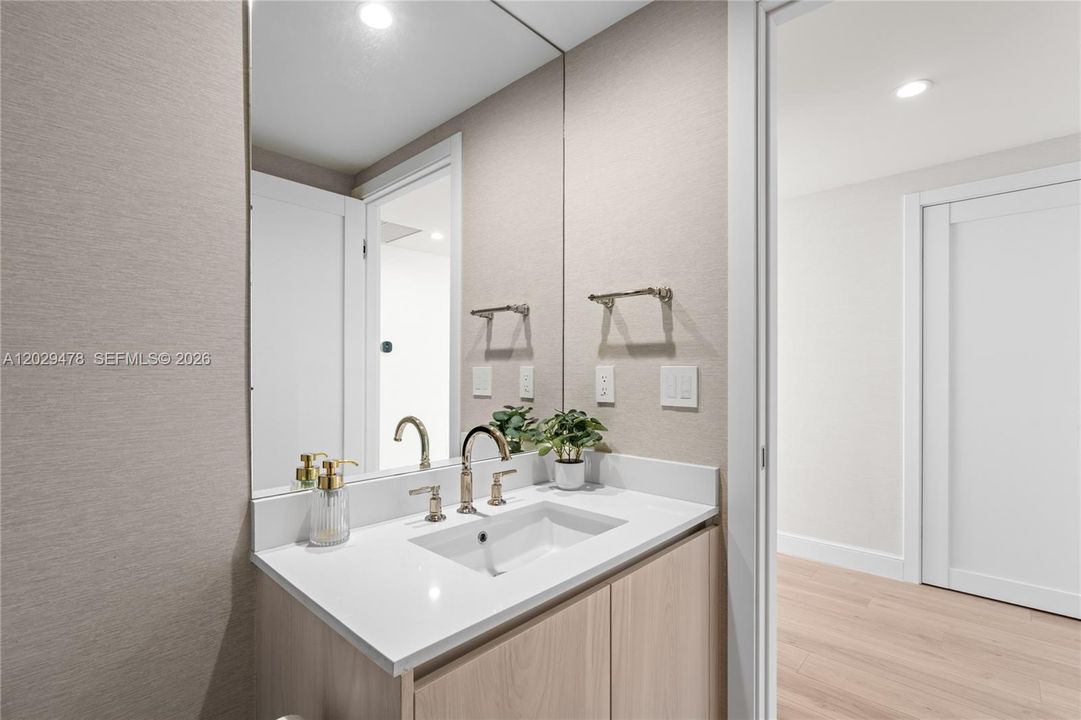 For Rent: $16,500 (3 beds, 3 baths, 1634 Square Feet)
