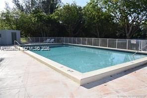 Active With Contract: $1,850 (2 beds, 2 baths, 980 Square Feet)