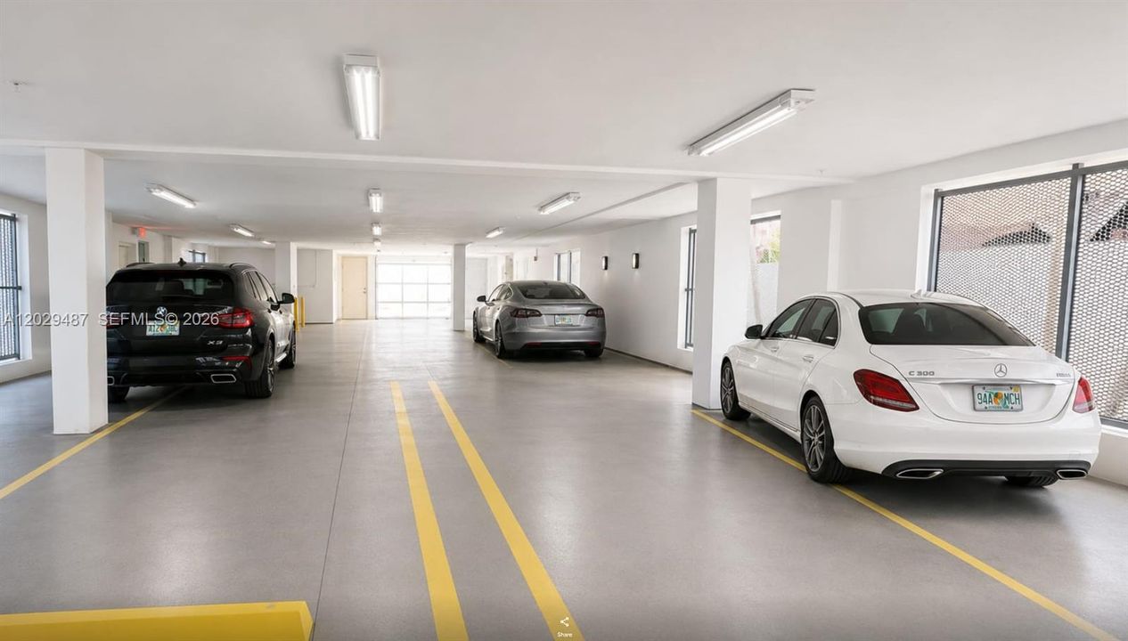На продажу: $599,000 (2 спален, 2 ванн, 976 Квадратных фут)