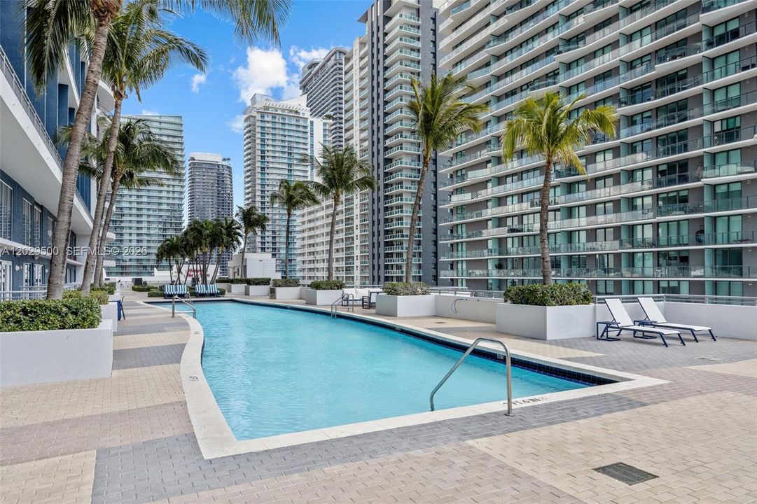 En Venta: $420,000 (1 camas, 1 baños, 877 Pies cuadrados)