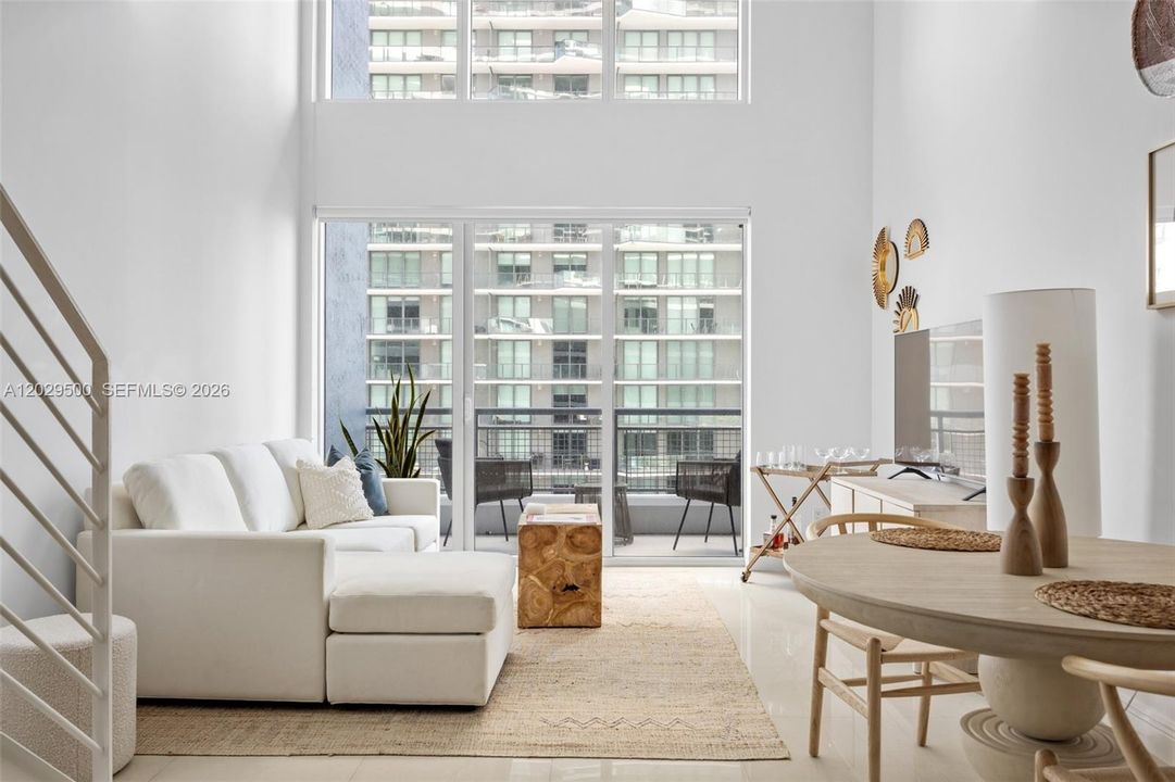 En Venta: $420,000 (1 camas, 1 baños, 877 Pies cuadrados)