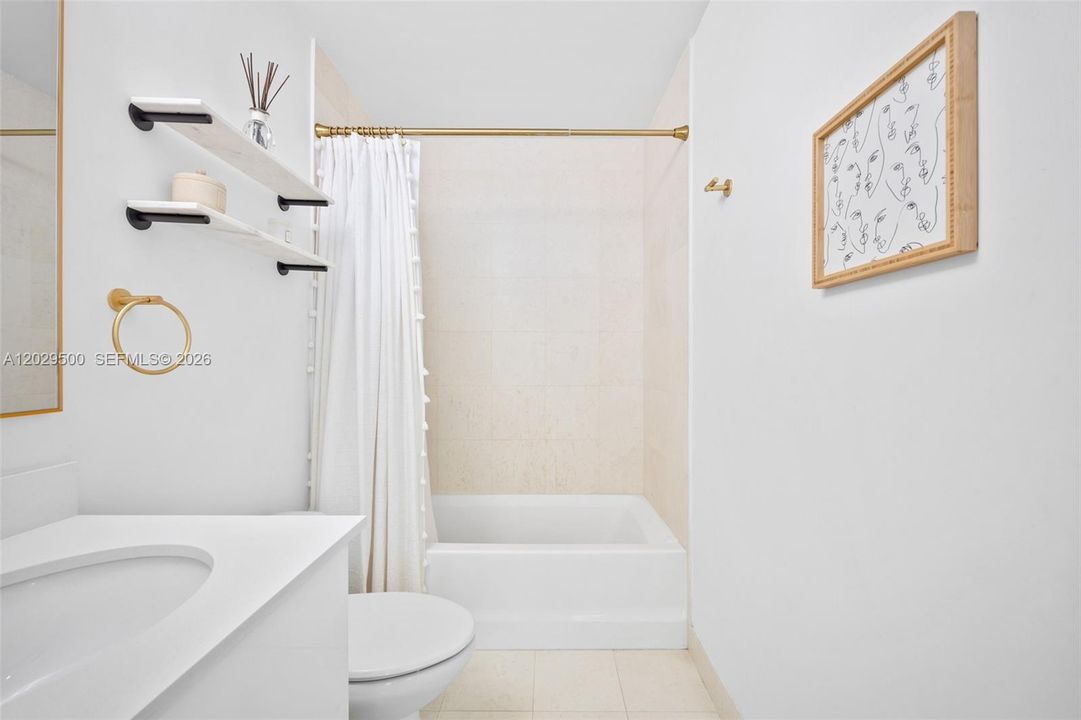 En Venta: $420,000 (1 camas, 1 baños, 877 Pies cuadrados)