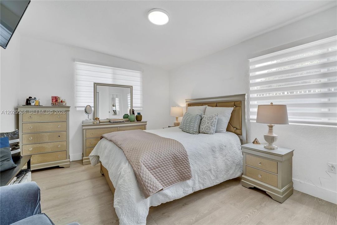 For Sale: $515,000 (3 beds, 2 baths, 960 Square Feet)