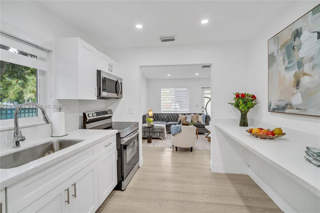 For Sale: $515,000 (3 beds, 2 baths, 960 Square Feet)